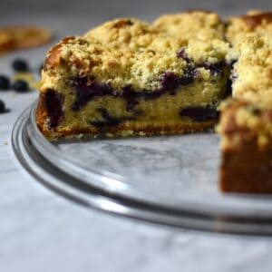 lemon blueberry cake with crumble
