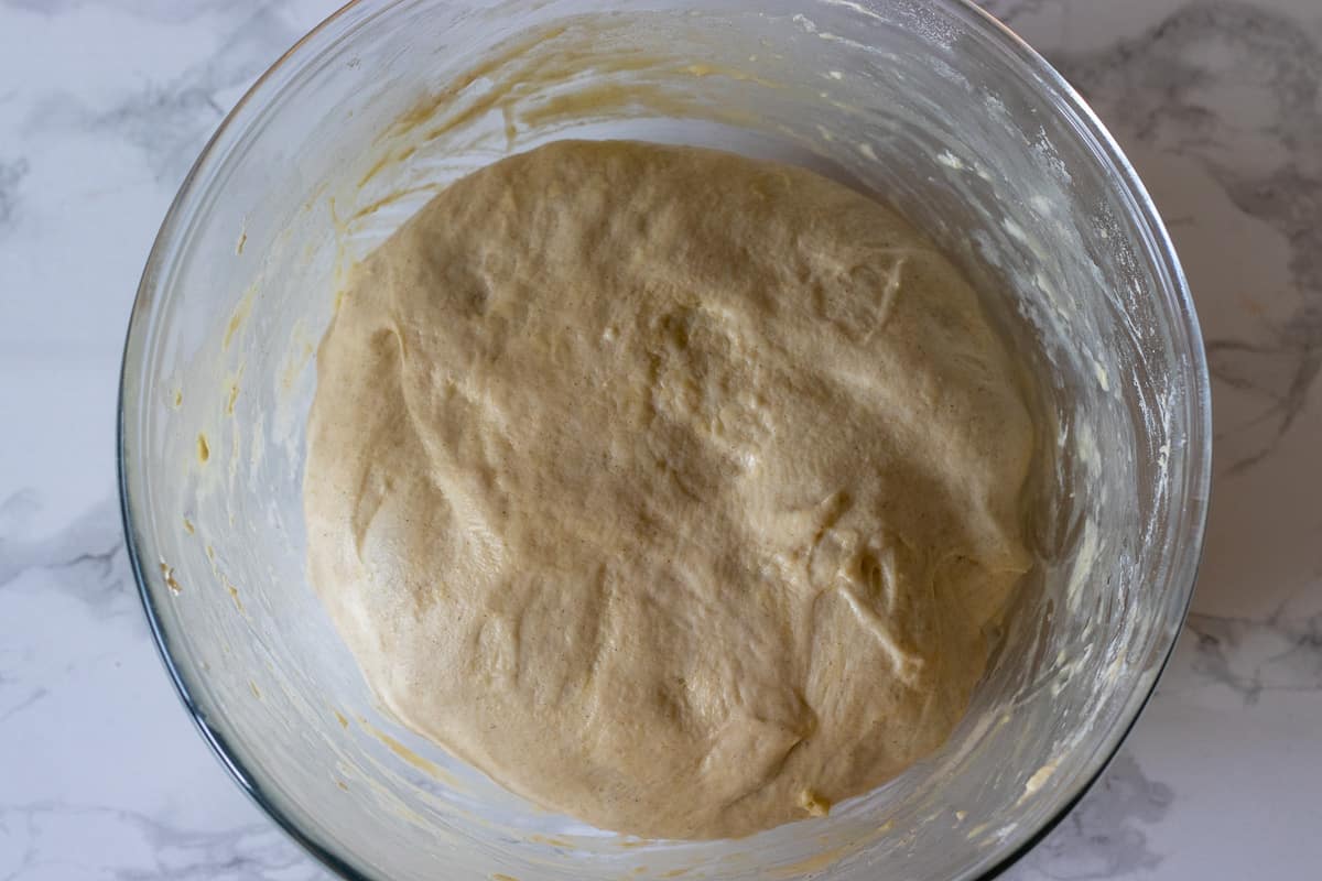 In the last stage of the rising, the naan dough is ready.