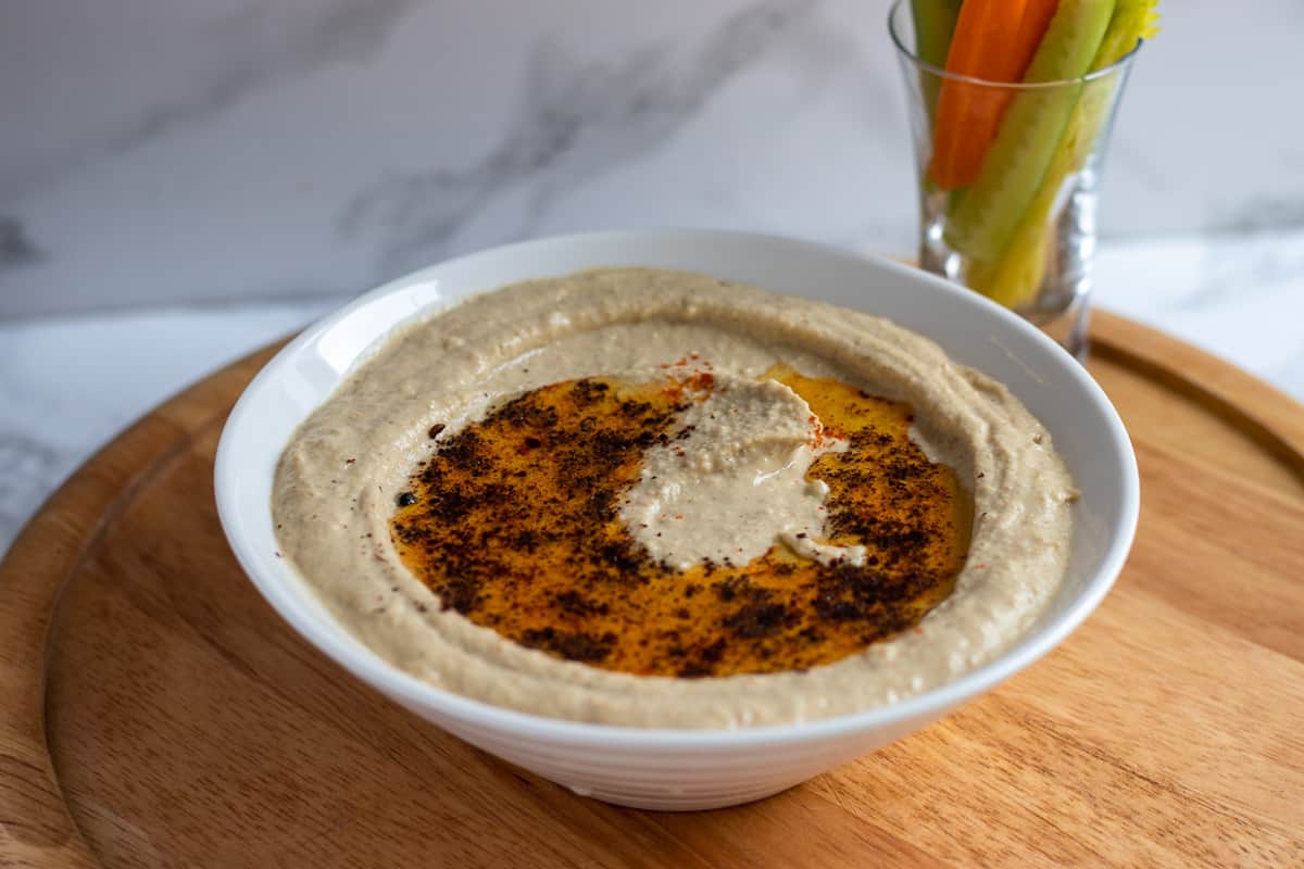 authentic hummus with chickpeas