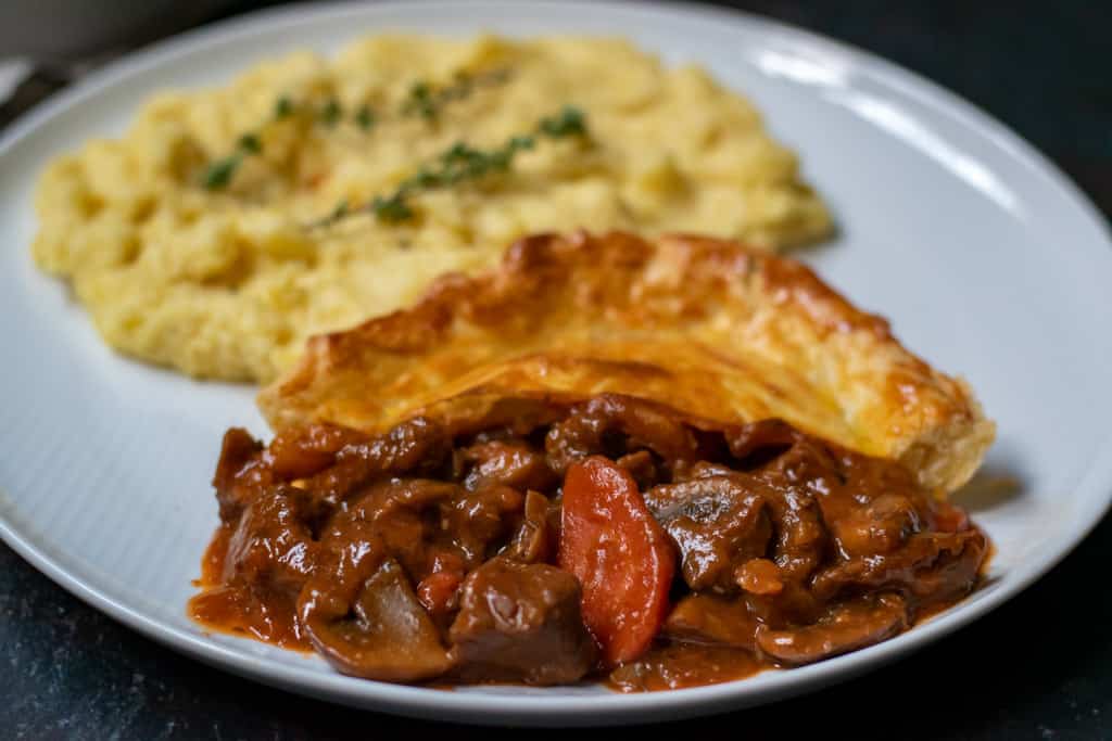 steak and mushroom pie with mashed potatoes