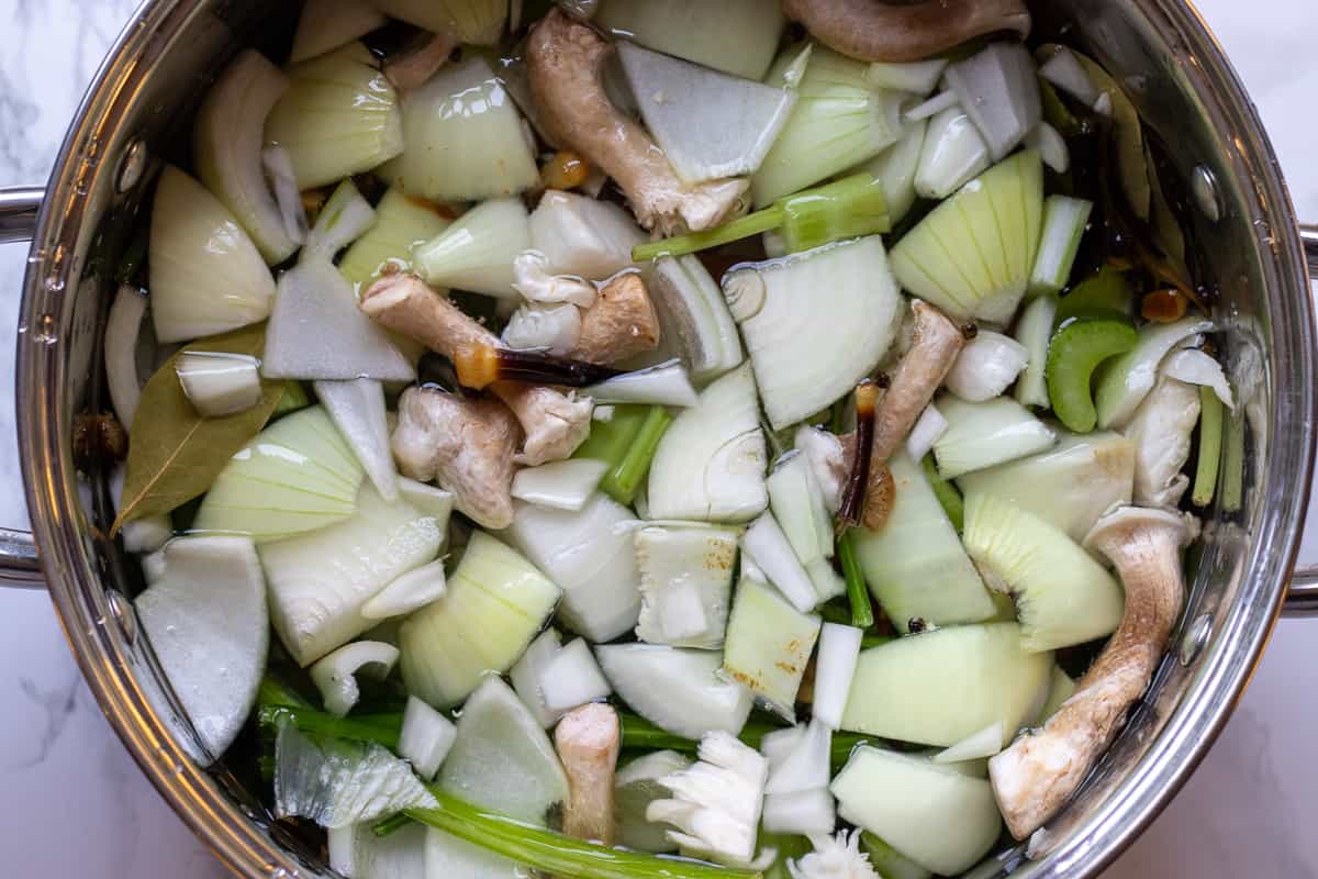 fill the stock pot with water