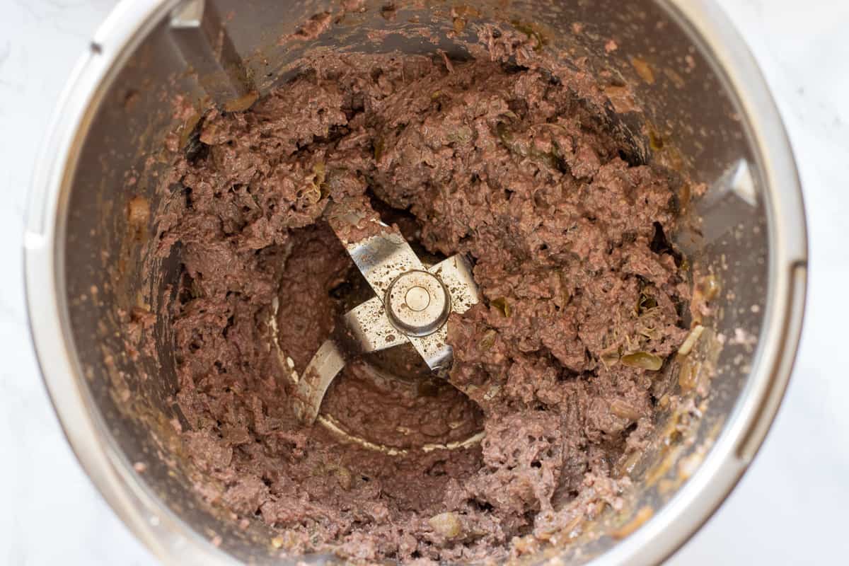 the chicken liver mixture is blitzed until smooth