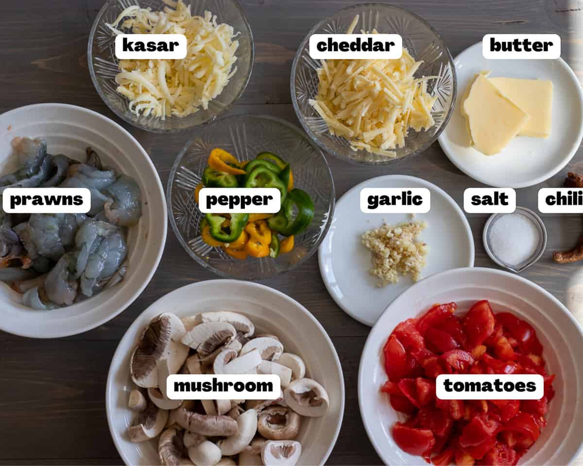 Labelled picture of ingredients for Karides Güveç