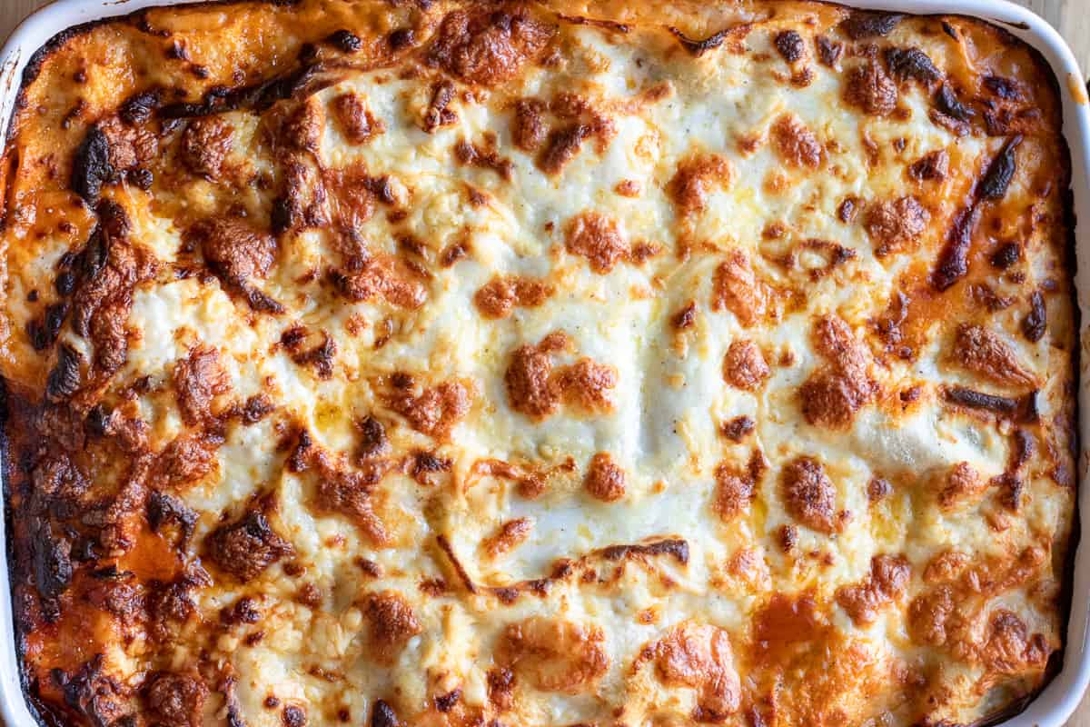 Freshly baked lasagna out ov the oven.