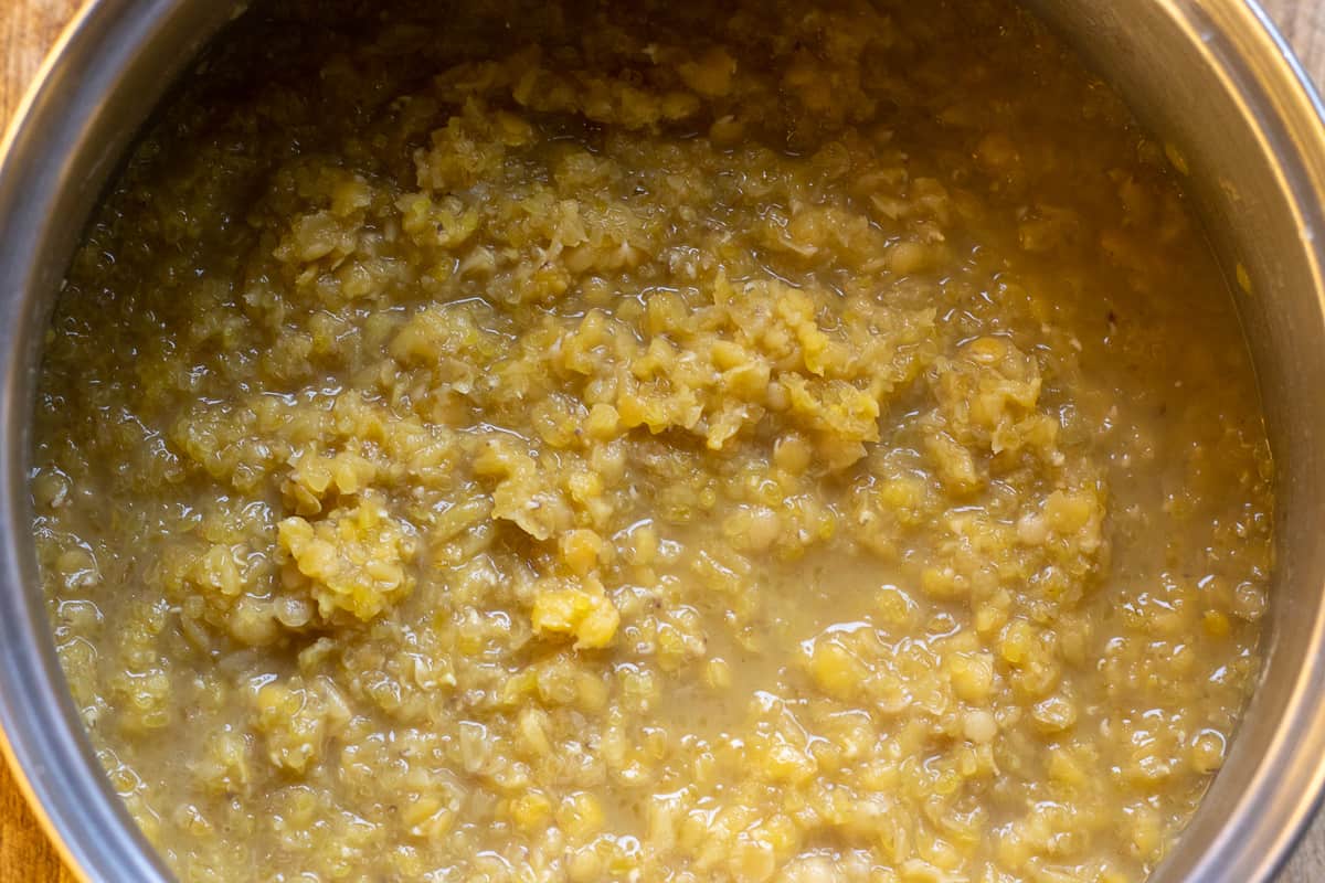 the bulgur is added to the lentils and to cook together for 15 minutes