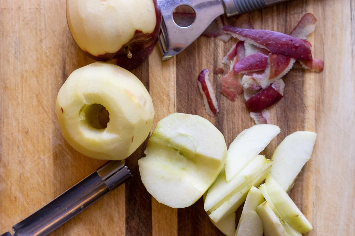 peeled, cored and sliced apples for making crumble