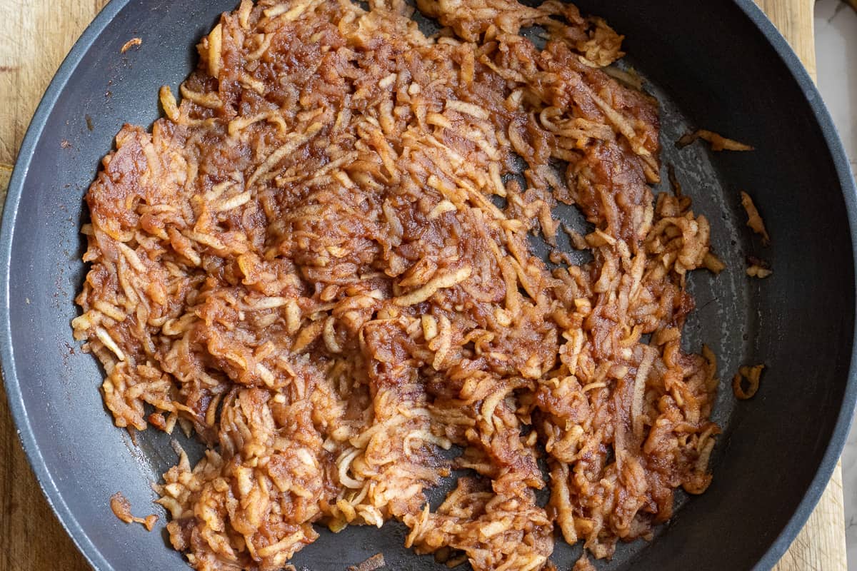 cooked apple cinnamon filling