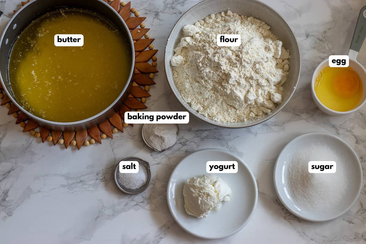 labelled picture of ingredients for apple and blackberry pie pastry