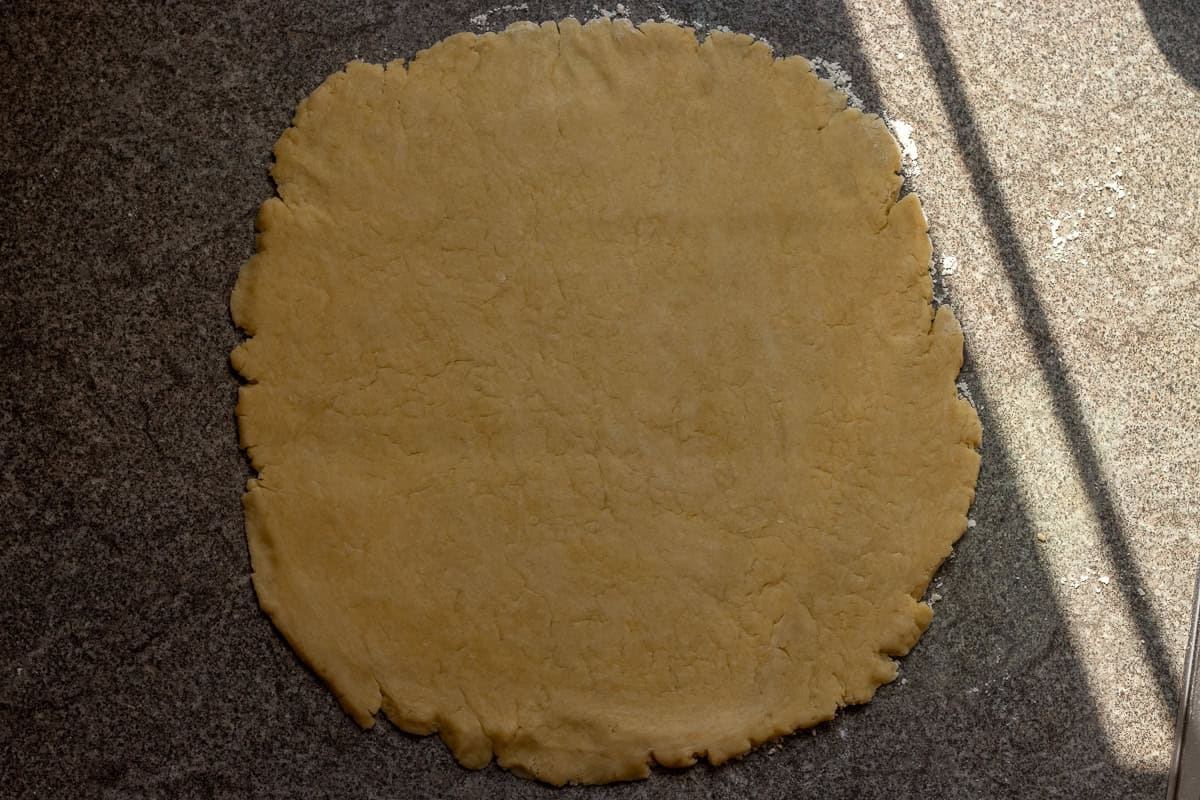 pie pastry rolled out into a circle