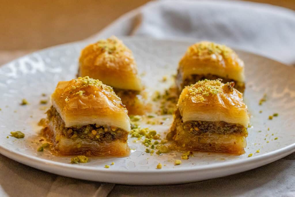 4 pieces of turkish pistachio baklava