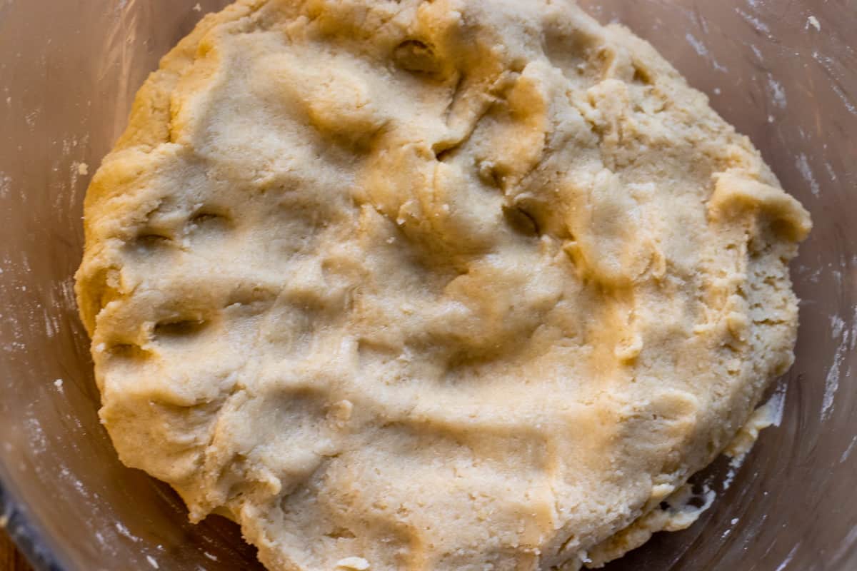 the dough for sekerpare