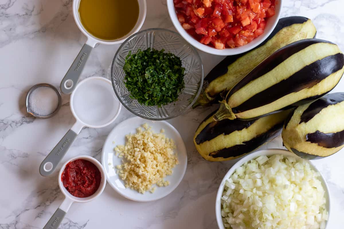 Ingredients needed for making Imam Bayildi