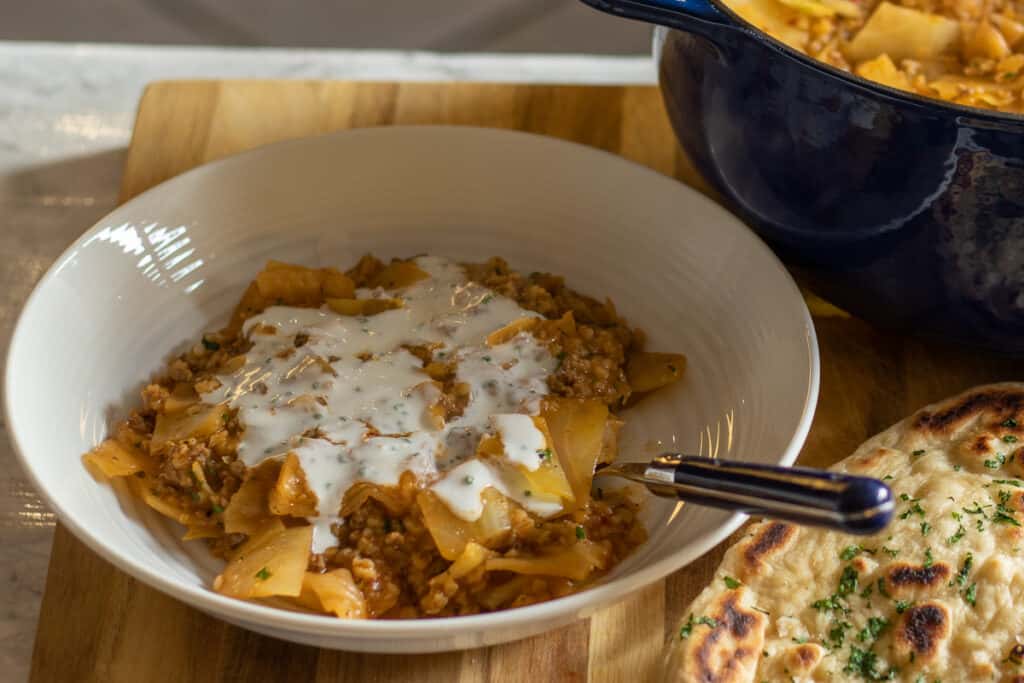 serve kapuska with yoghurt