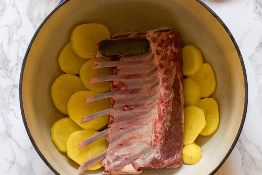 prepare your pot before rolling the dolmas