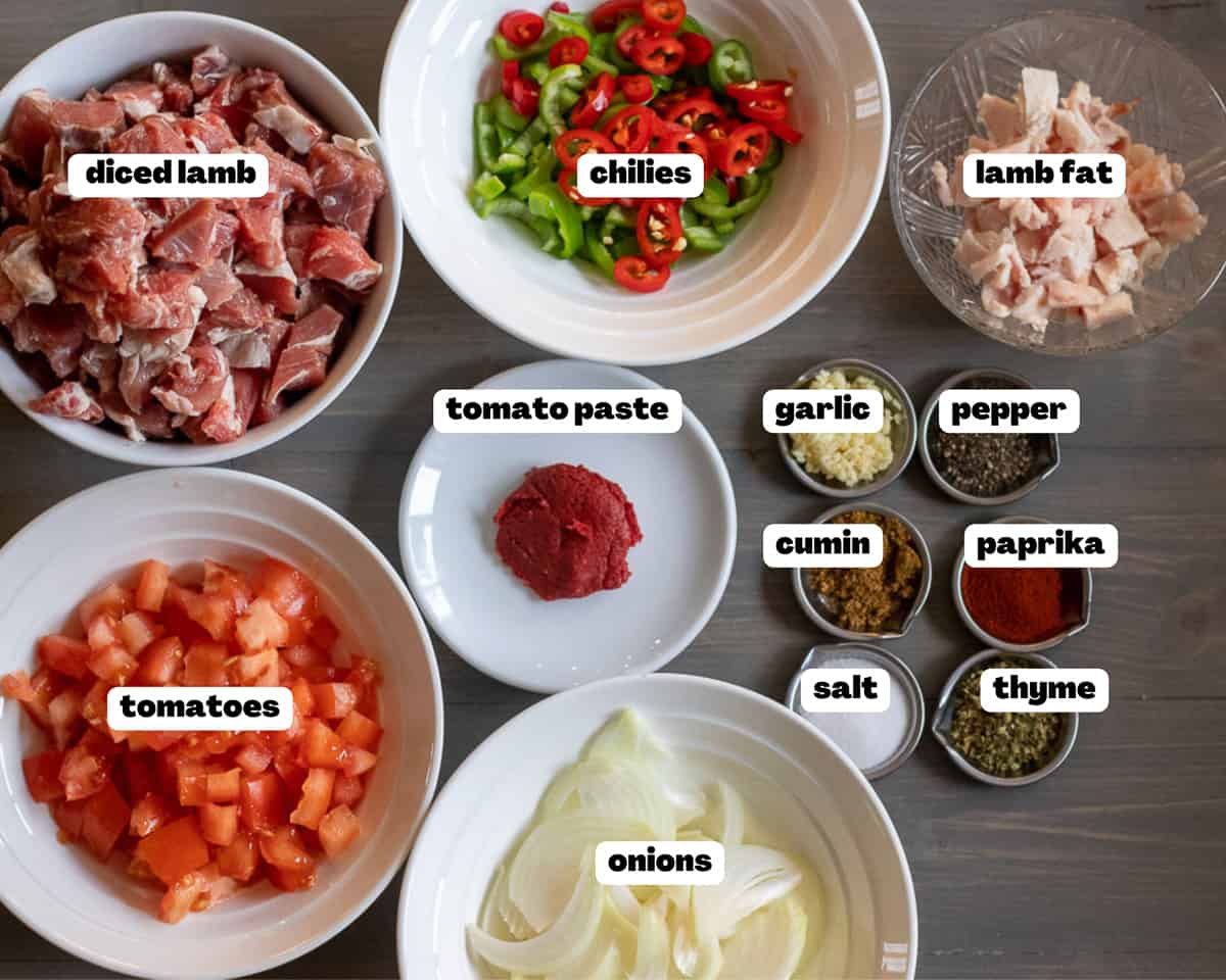 Labelled picture of ingredients for sac Kavurma