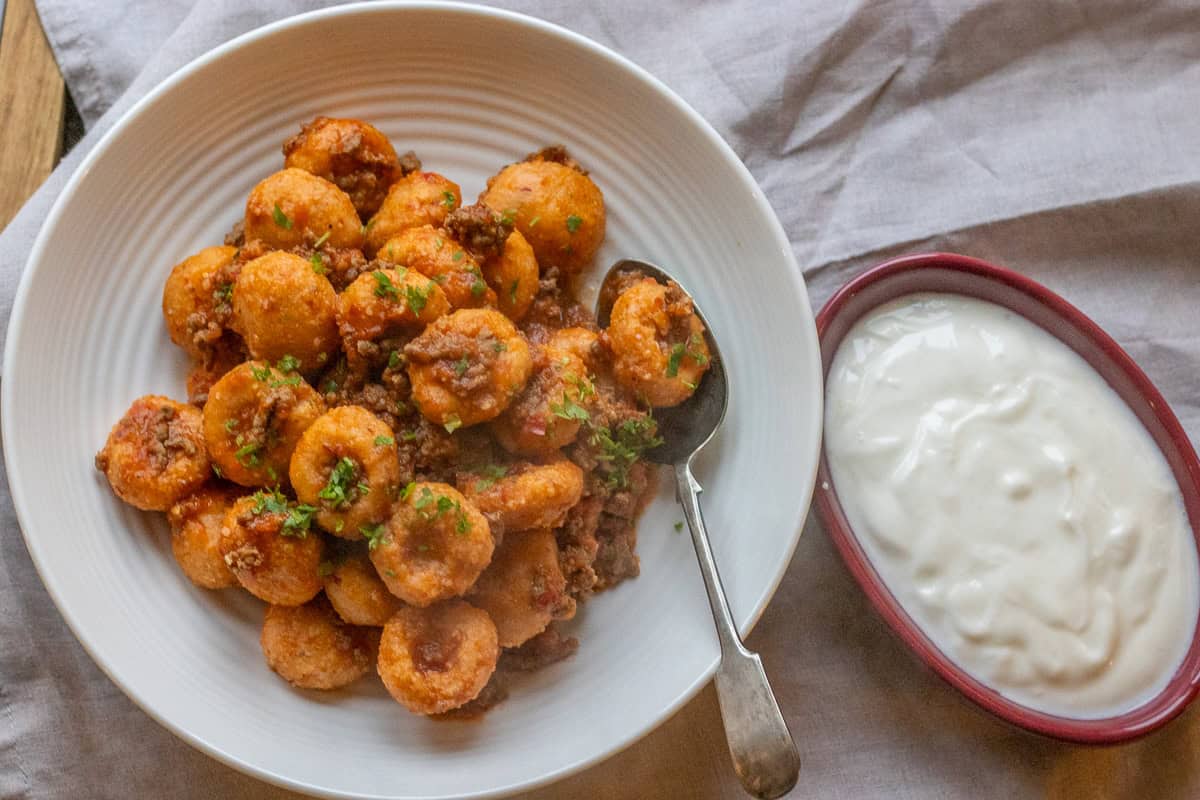 Fellah Köfte served with yogurt