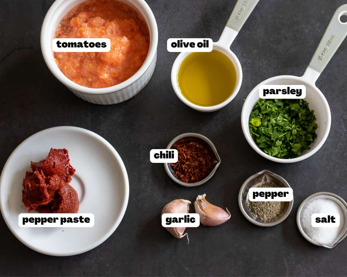 Labelled picture of ingredients for the tomato sauce