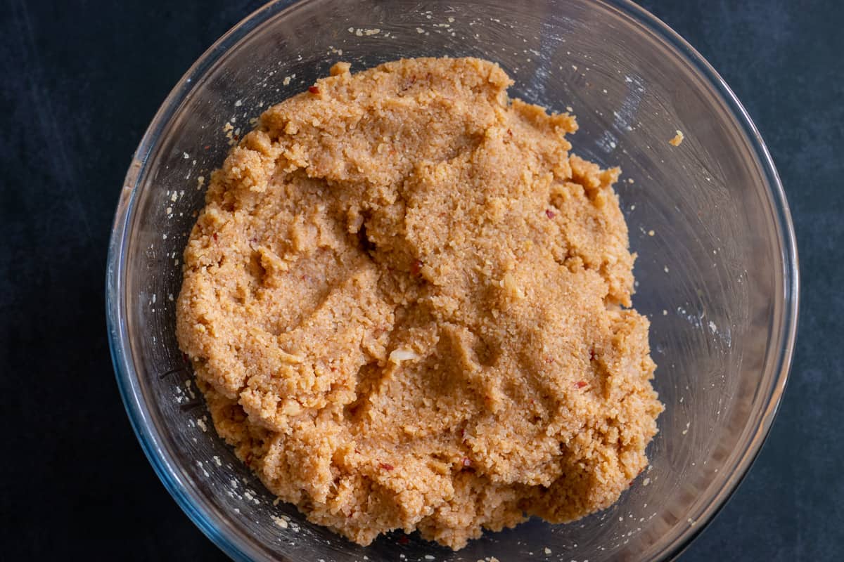 All the ingredients are mixed to form a smooth mixture