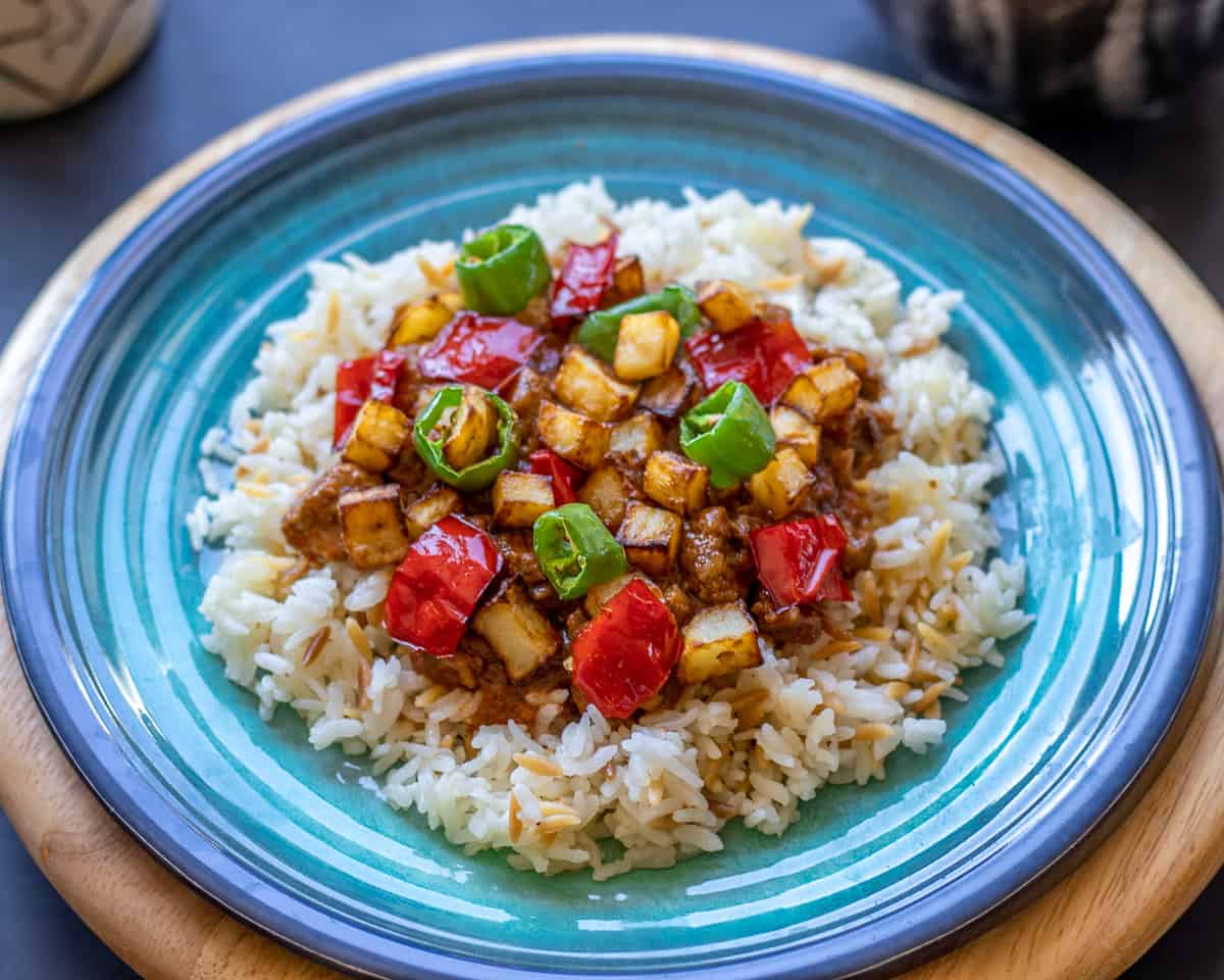 tas kebabi served with rice