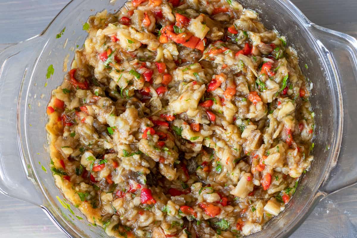 all the ingredients are mixed in a large bowl