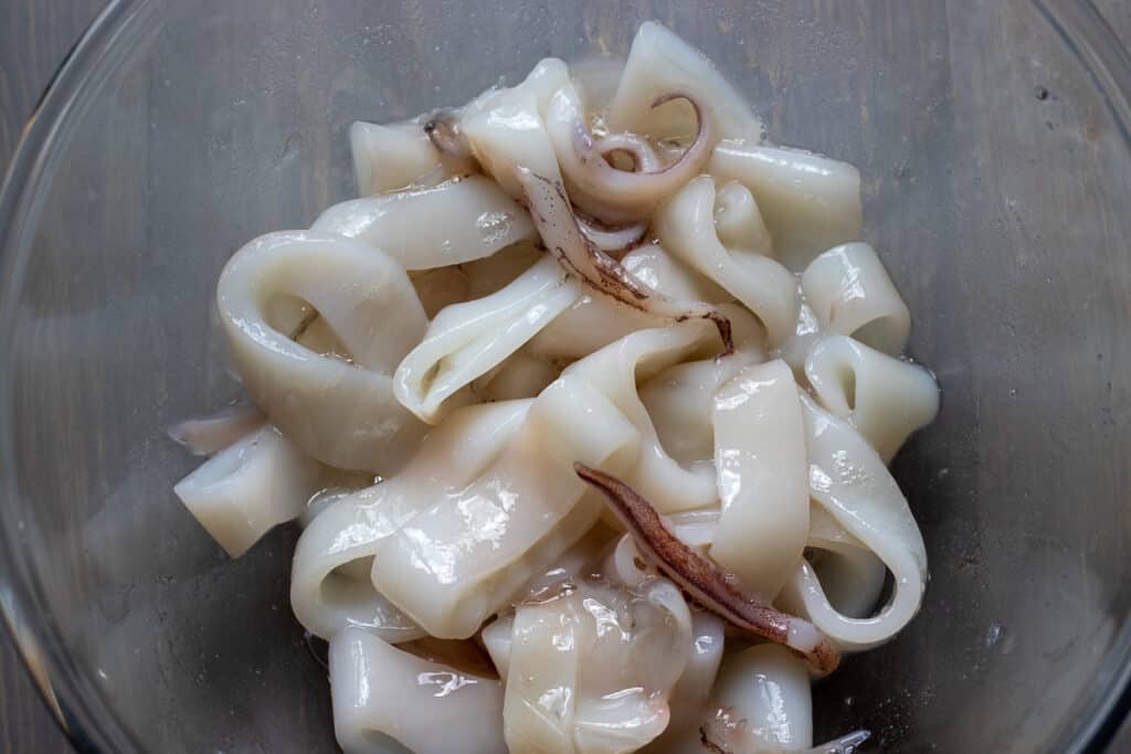 cut the squid in rings