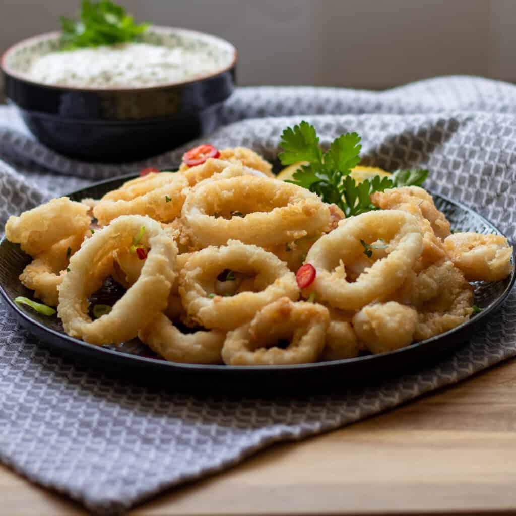 calamari rings served with tartar sauce