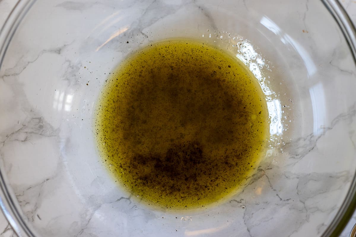 marinate for cokertme kebabi in a bowl