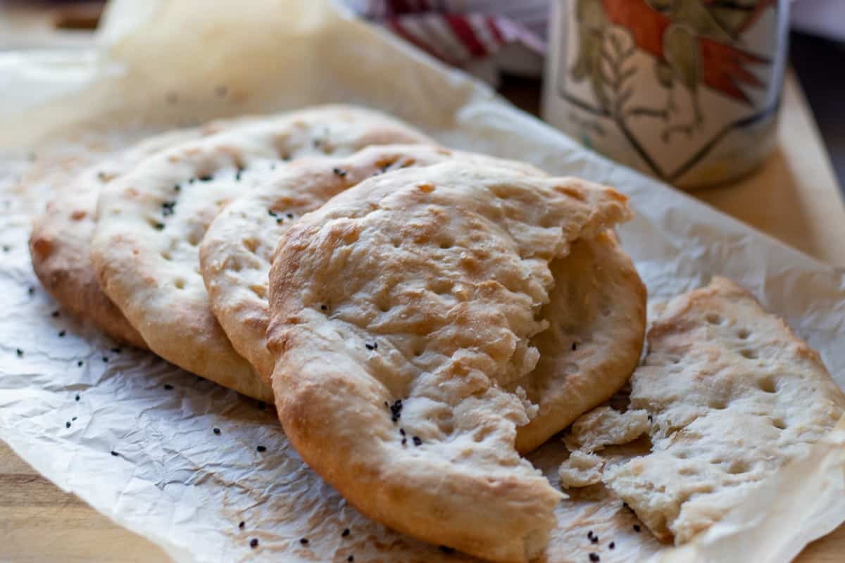 4 pieces of roghni naan