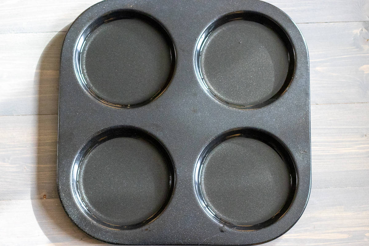 fat is divided into 4 holes of the Yorkshire pudding pan