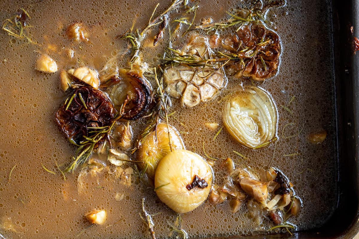 stock is added to the roasting tray