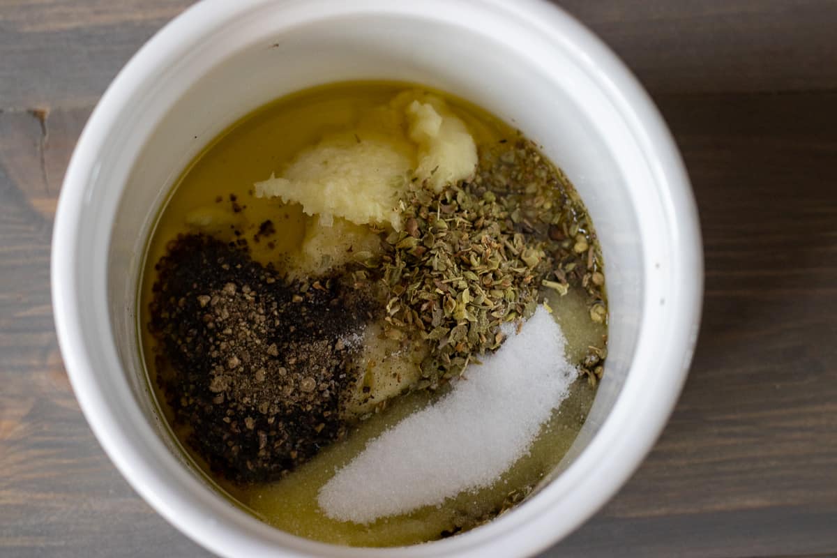 the spice mixture for rubbing the lamb shoulder