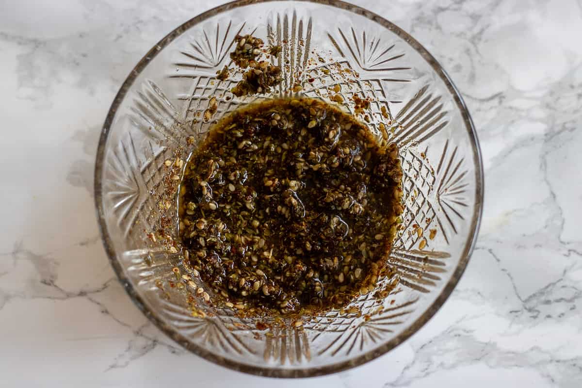 za'atar topping for zaatar manakish bread
