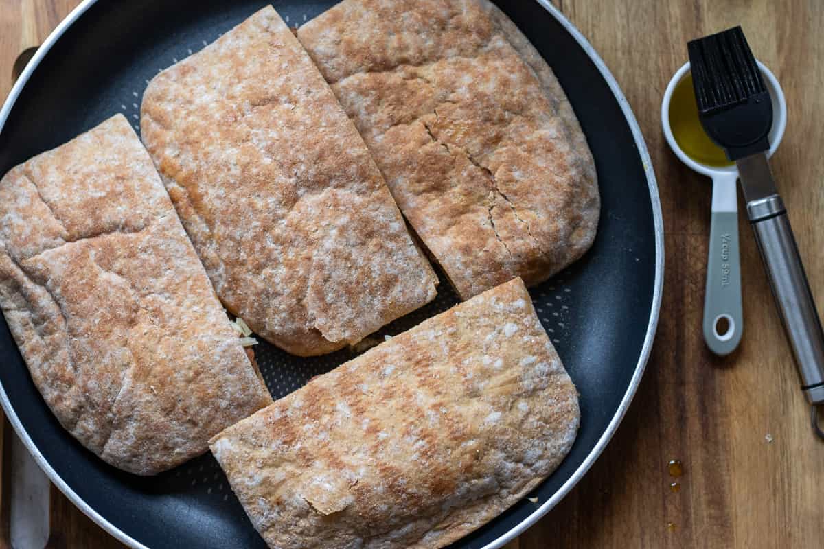 grilling arayes in a pan