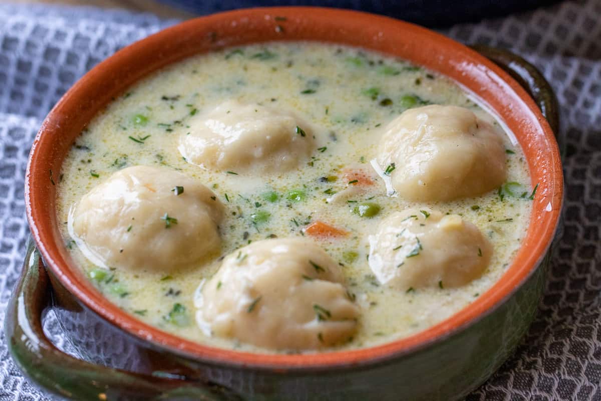 5 pieces of dumplings in a flavoursome chicken and vegetables broth