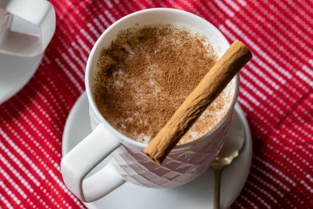 salep drink served with a cinnamon stick