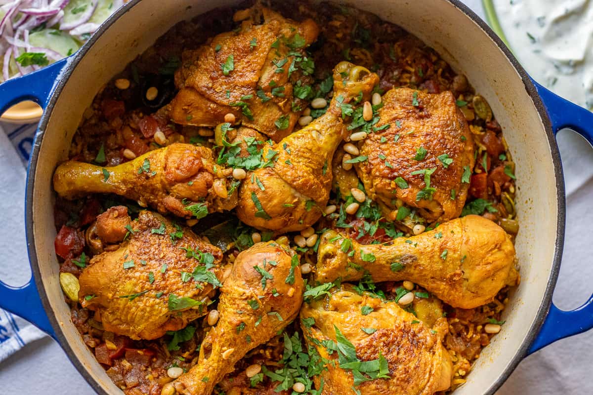 chicken machboos cooke in a dutch oven