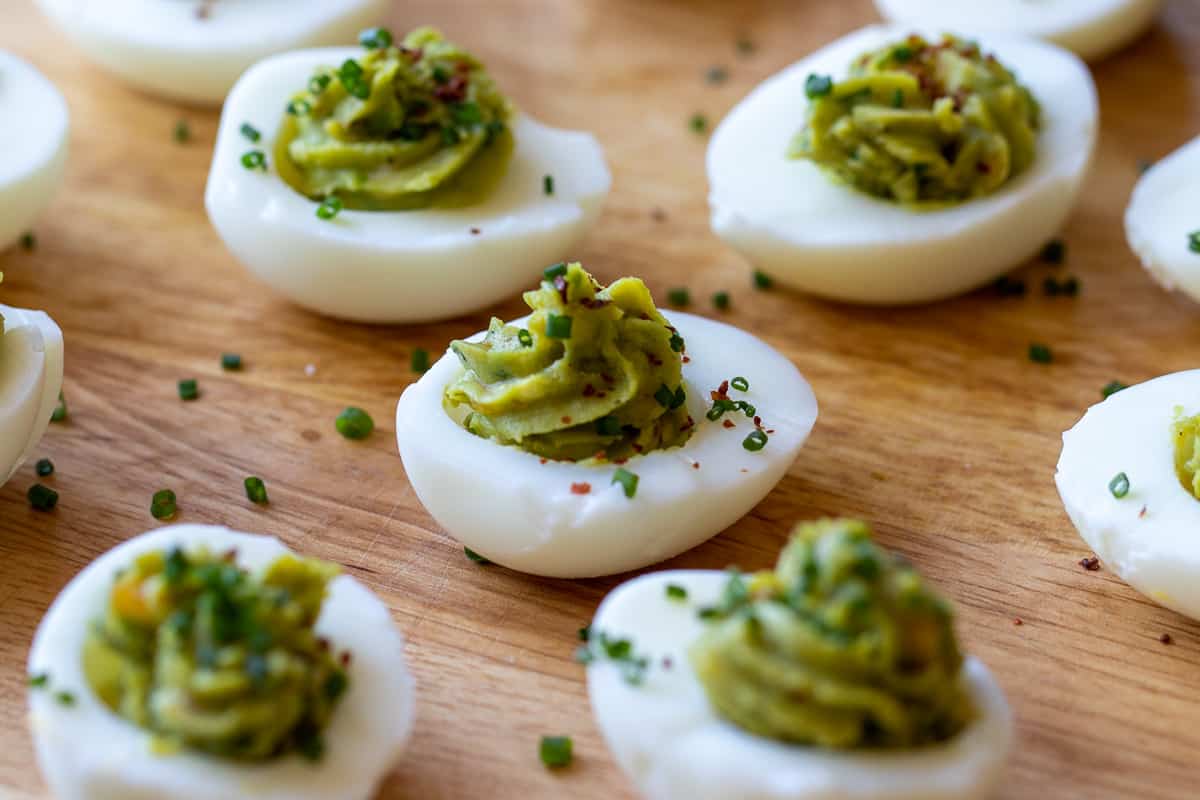 5 pieces of avocado decided eggs