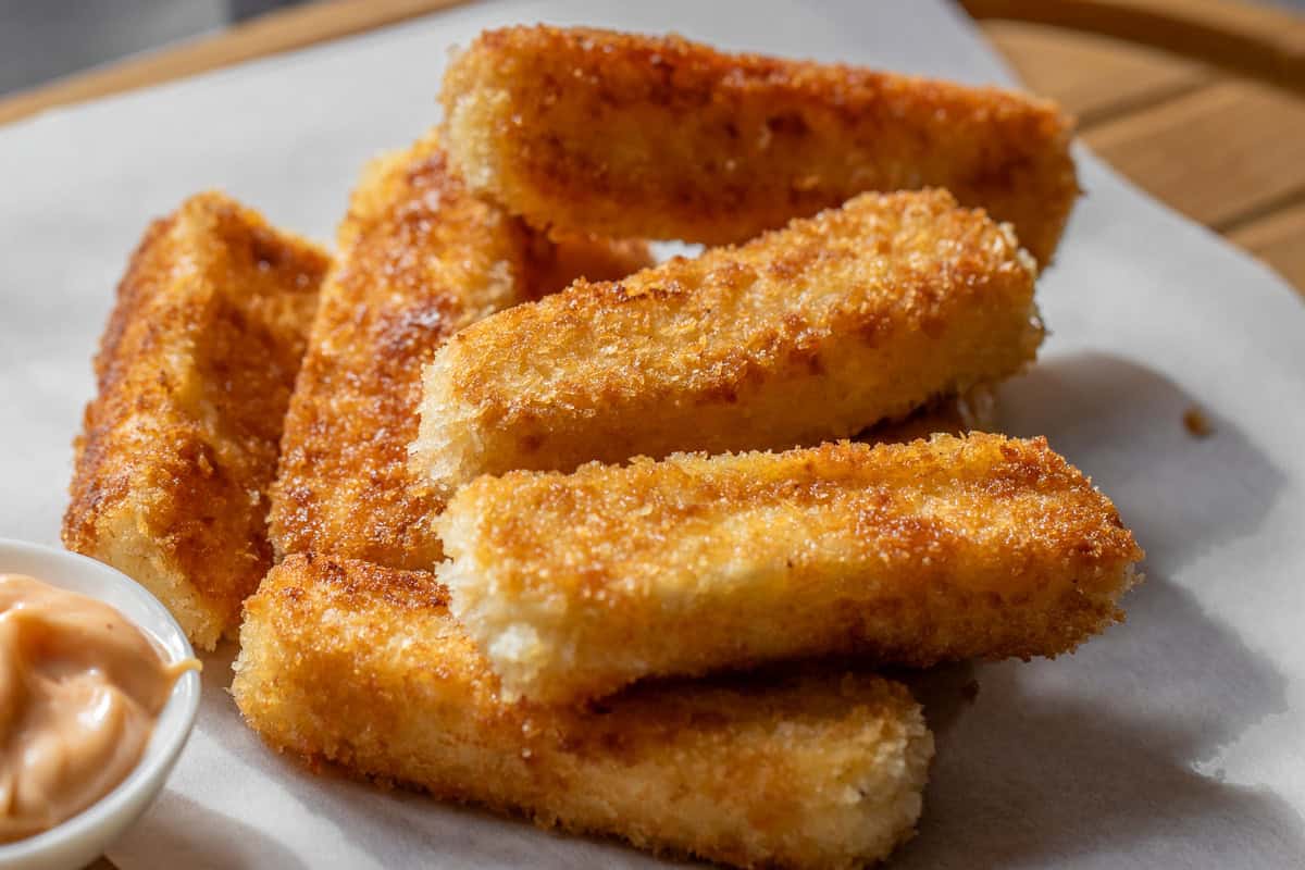 8 pieces of crispy halloumi fries served with spicy mayo dip