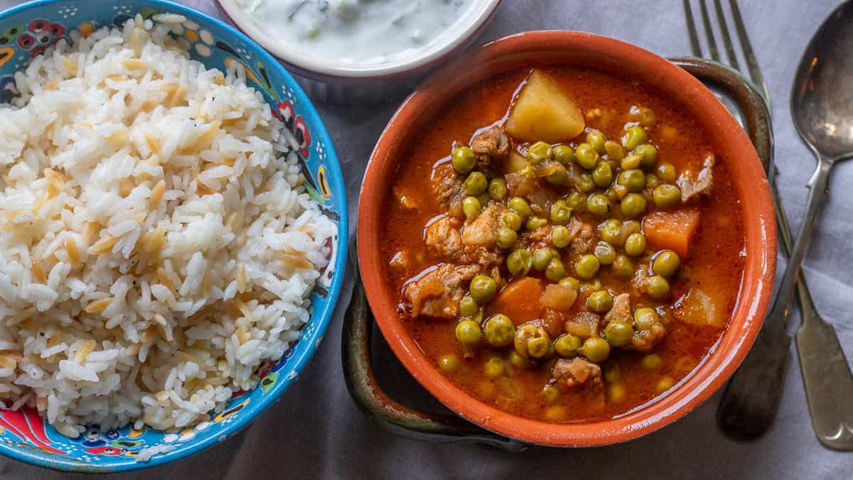 Bezenye Yemegi served with rice and cacik