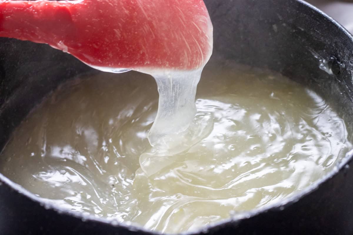 checking the thickness of Turkish delight mixture