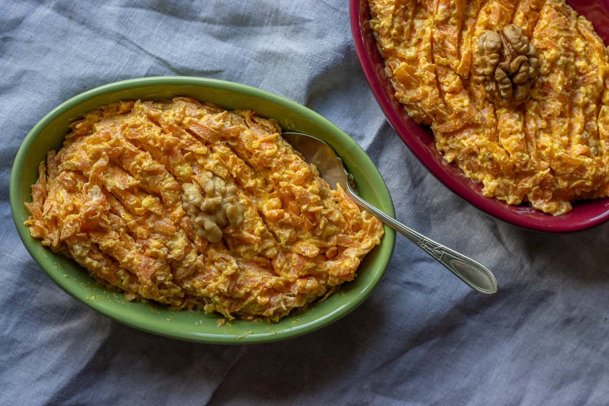 havoc tartar served in small dishes as a mezzo