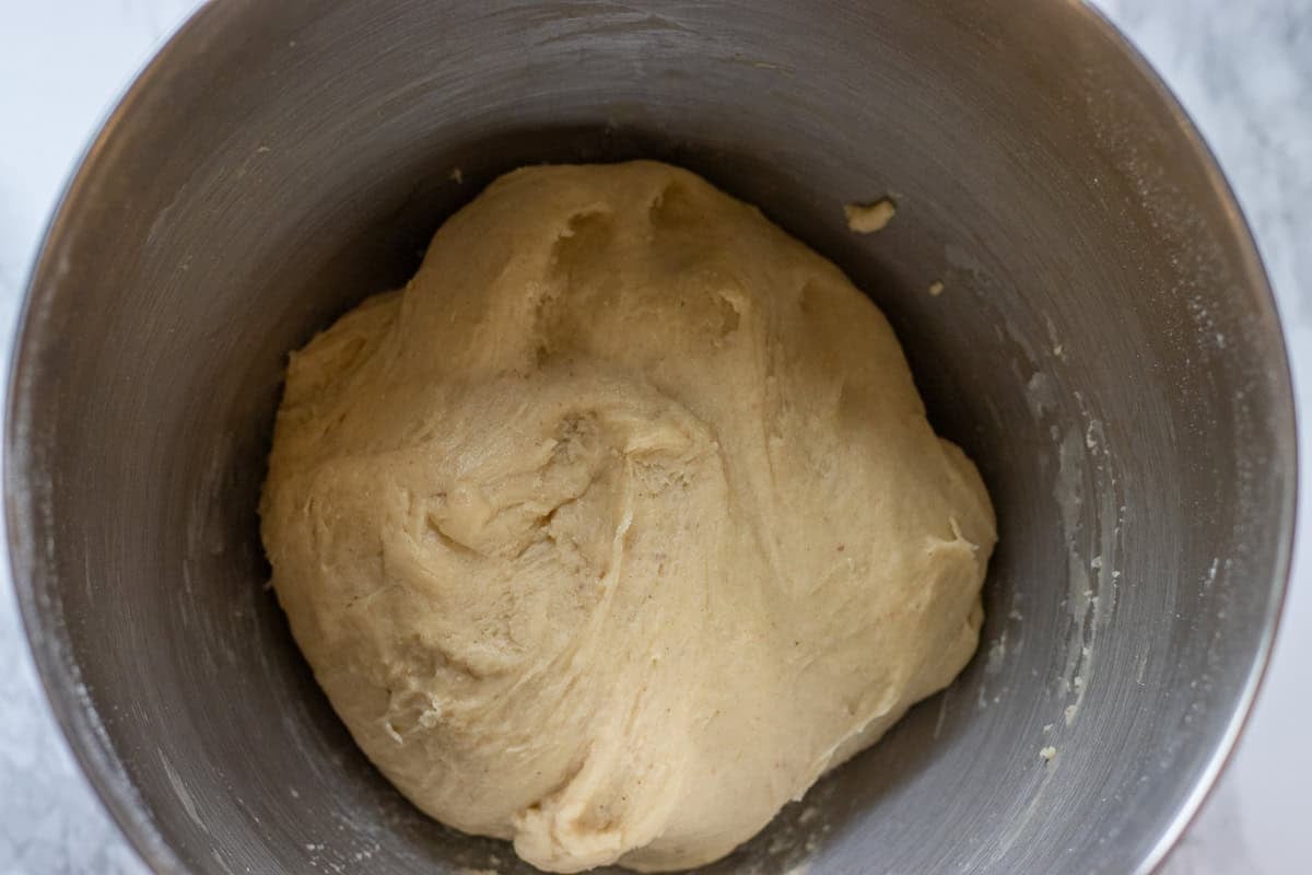 the dough for paskalya coregi