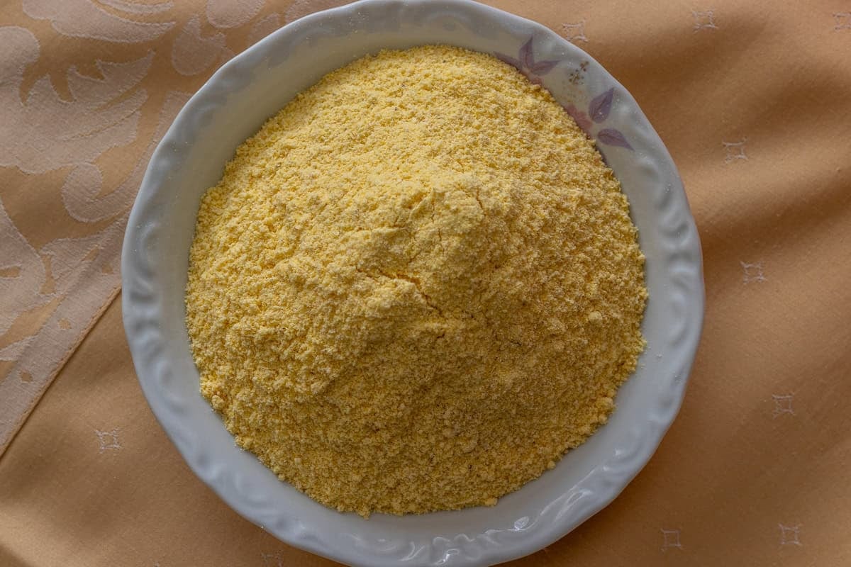 cornmeal for coating anchovies