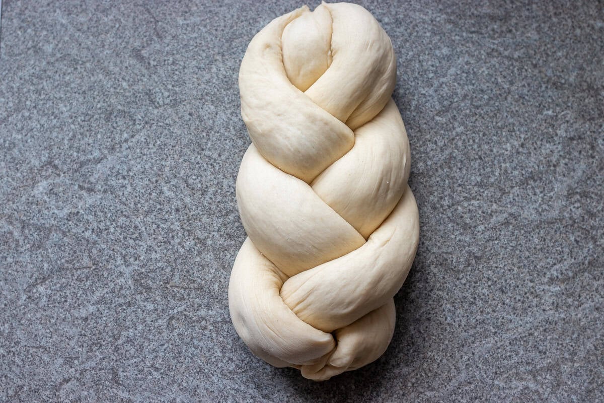 3 ropes are braided into a loaf